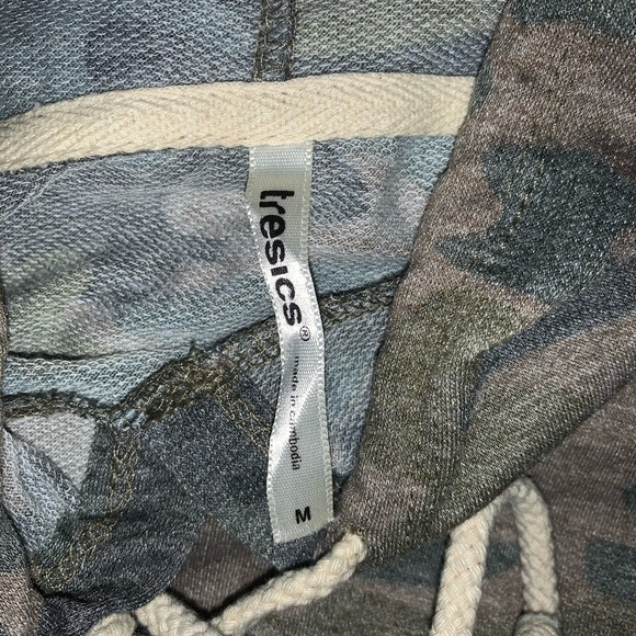 Camo Sweatshirt - Picture 5 of 5